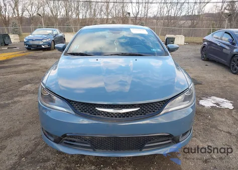 2015 Chrysler 200 S z USA, uszkodzony, nr VIN 1C3CCCDG1FN598029